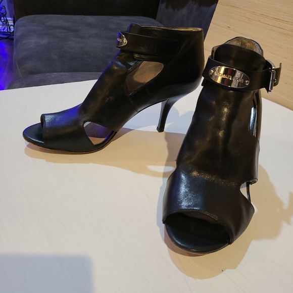 Booties - Picture 5 of 6